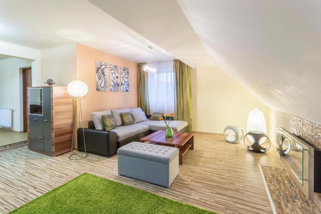 Hotel Sipox Štrba Esterno foto